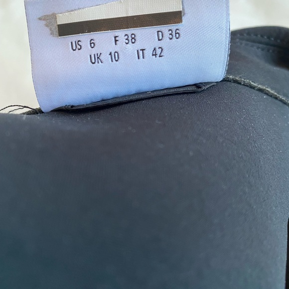 Akris Punto “eyelash” jacket from Switzerland 🇨🇭 - Picture 2 of 6